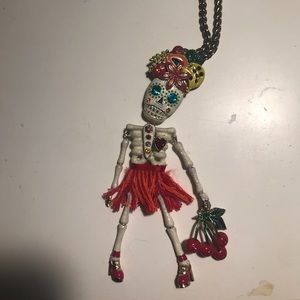 Long statement necklace